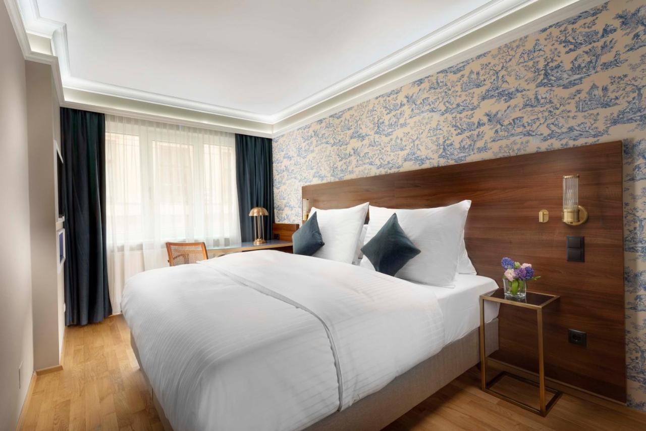 Alpha - Artist Hotel 4*