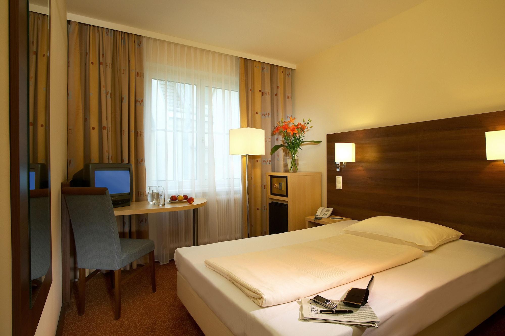 Alpha - Artist Hotel 4*
