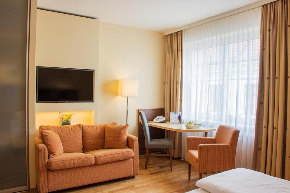 Alpha - Artist Hotel